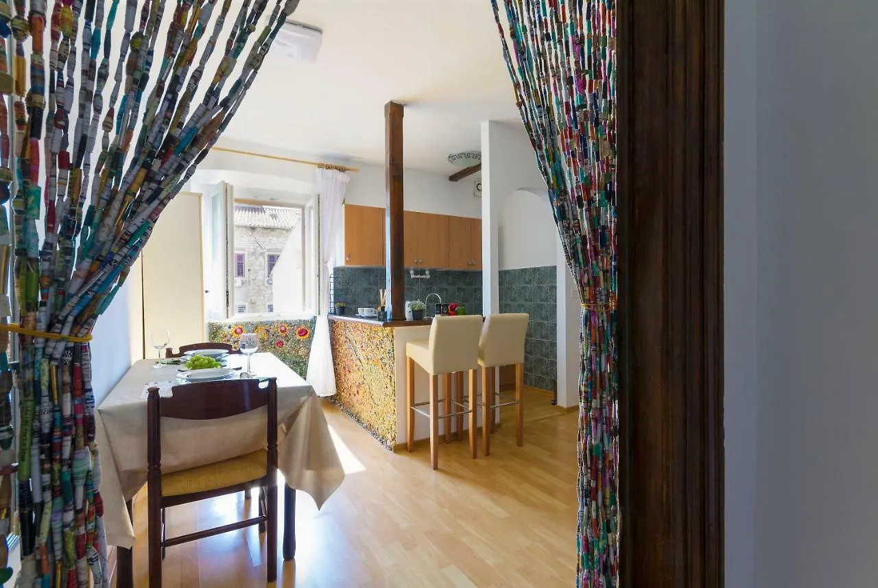 Studio Apartman Ela Apartment Pula