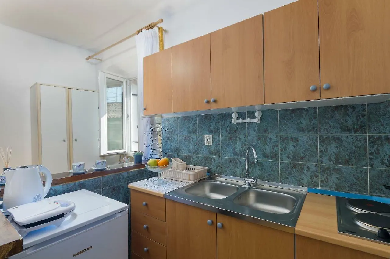 Studio Apartman Ela Apartment Pula
