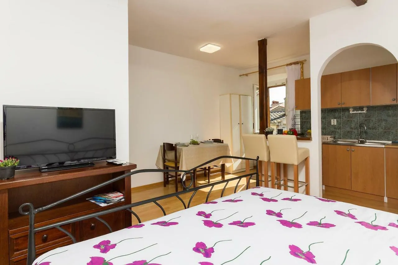 Studio Apartman Ela Apartment Pula Croatia